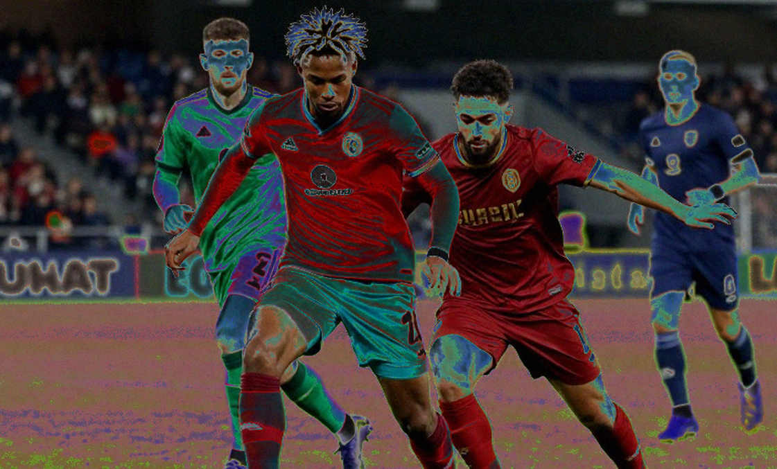 Trọng tài Araki Yusuke ấn tượng tại trận ra quân Jupiler Pro League nhờ VAR chính xác