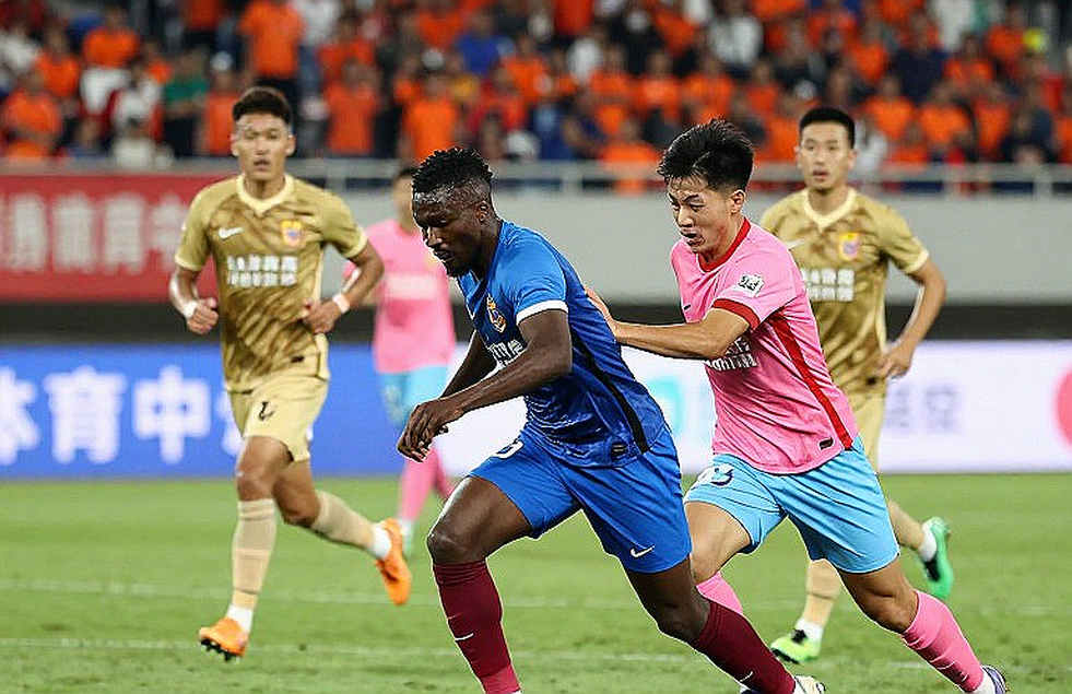 Rời U20 Việt Nam, Nguyễn Lê Phát lập tức ghi bàn ở V-League